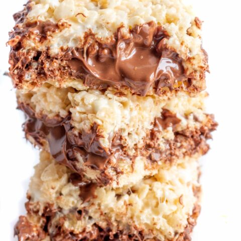 NUTELLA STUFFED RICE KRISPIE TREATS -say what?! Gluten Free, with a dairy free alternative. #glutenfreericekrispietreats #nutella #nutellaricekrispietreats #glutenfree #LifeAfterWheat