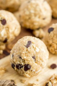 The ultimate Vegan and Gluten Free Energy Bites Recipe! Packed with plant based protein, healthy fats, and whole grain gluten free oats, these healthy energy bites taste like cookie dough.