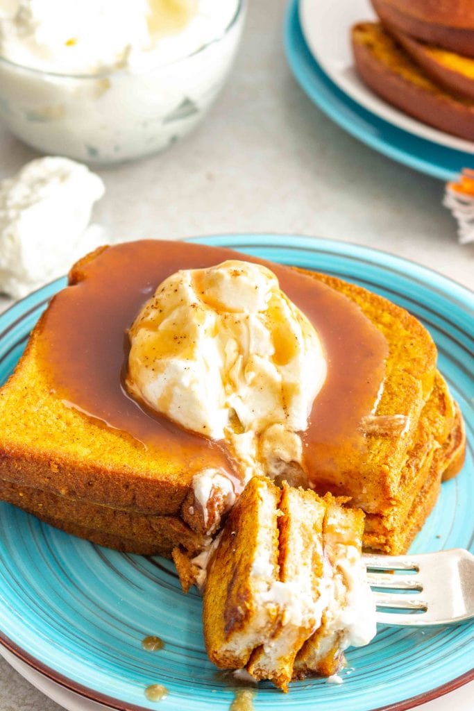 Pumpkin Pie French Toast is the perfect fall breakfast! Packed with all the flavors of a delicious pumpkin pie and easily made gluten free and dairy free. #glutenfree #pumpkin #frenchtoast