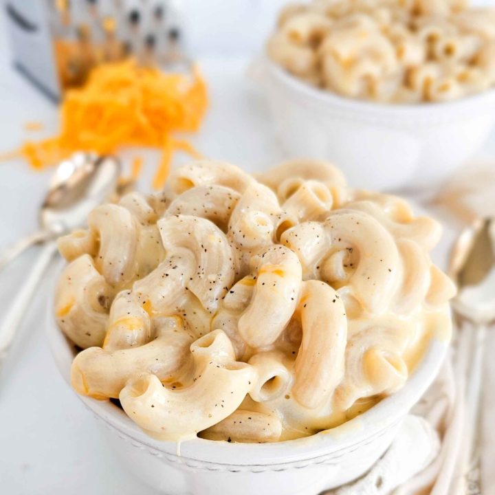 bowl of gluten free mac and cheese with creamy sauce